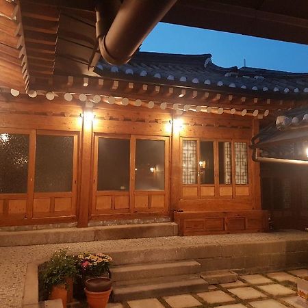 Bukchon Hyosunjae Guesthouse Сеул Экстерьер фото