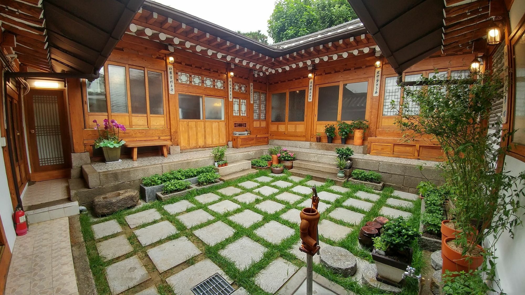 Bukchon Hyosunjae Guesthouse Сеул Экстерьер фото
